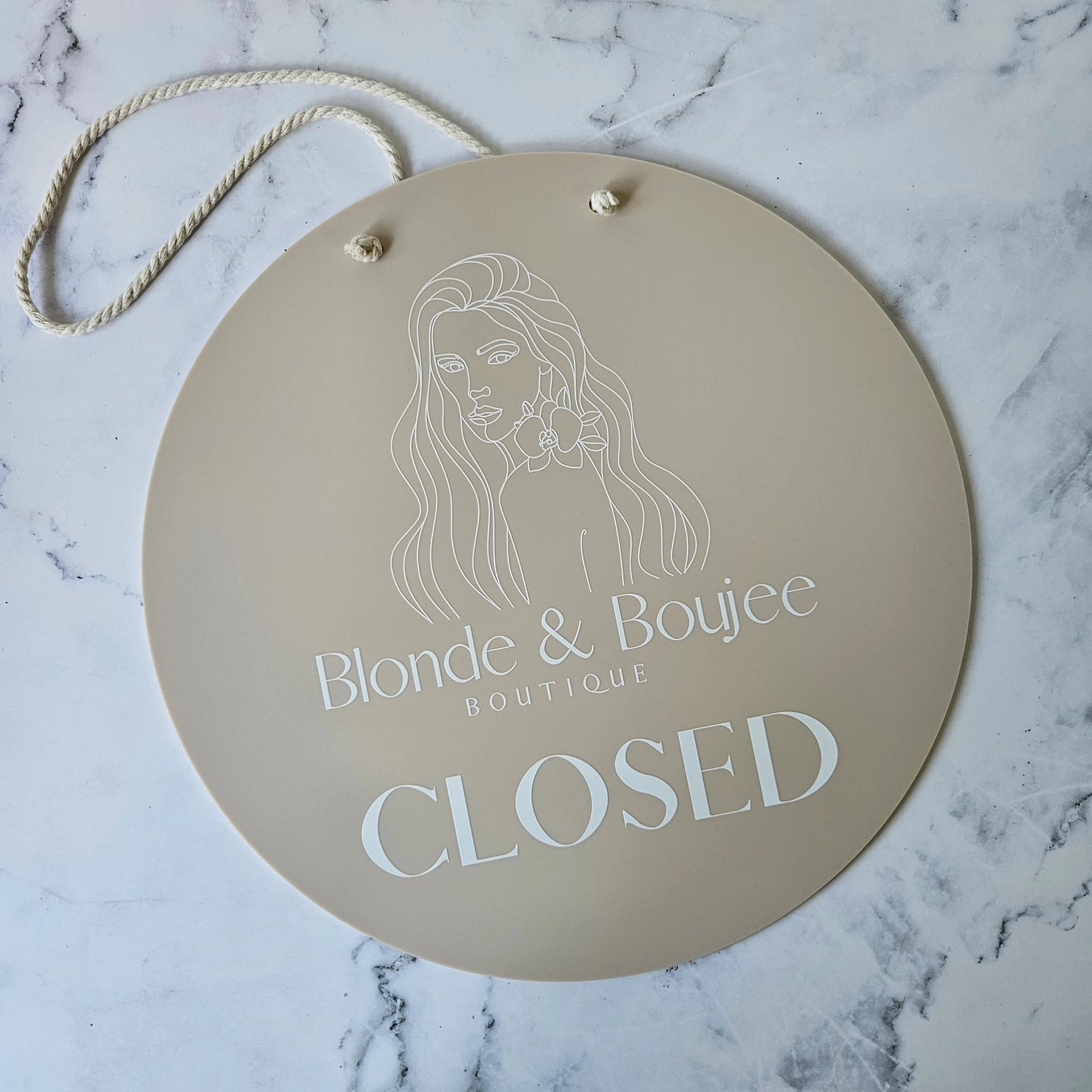 Round Closed Sign Beige Acrylic with White Writing